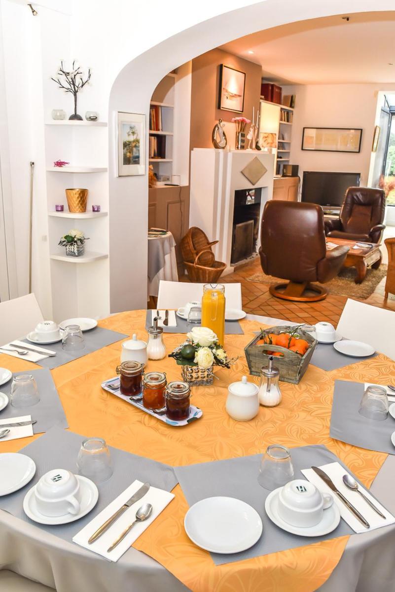 Le Jardin Des Roches Bed and Breakfast Moigny Eksteriør billede